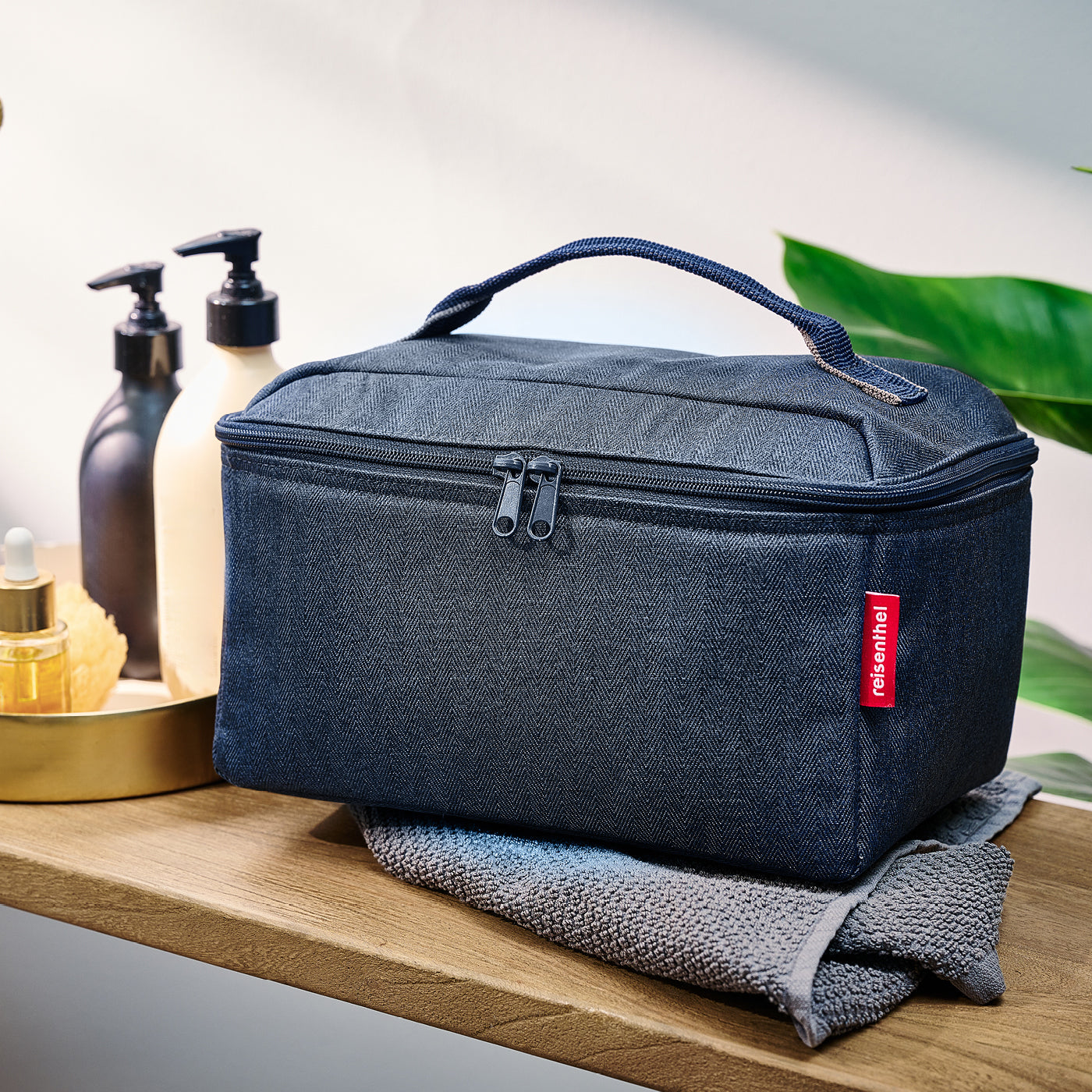 beautycase herringbone dark blue beautycase Reisenthel