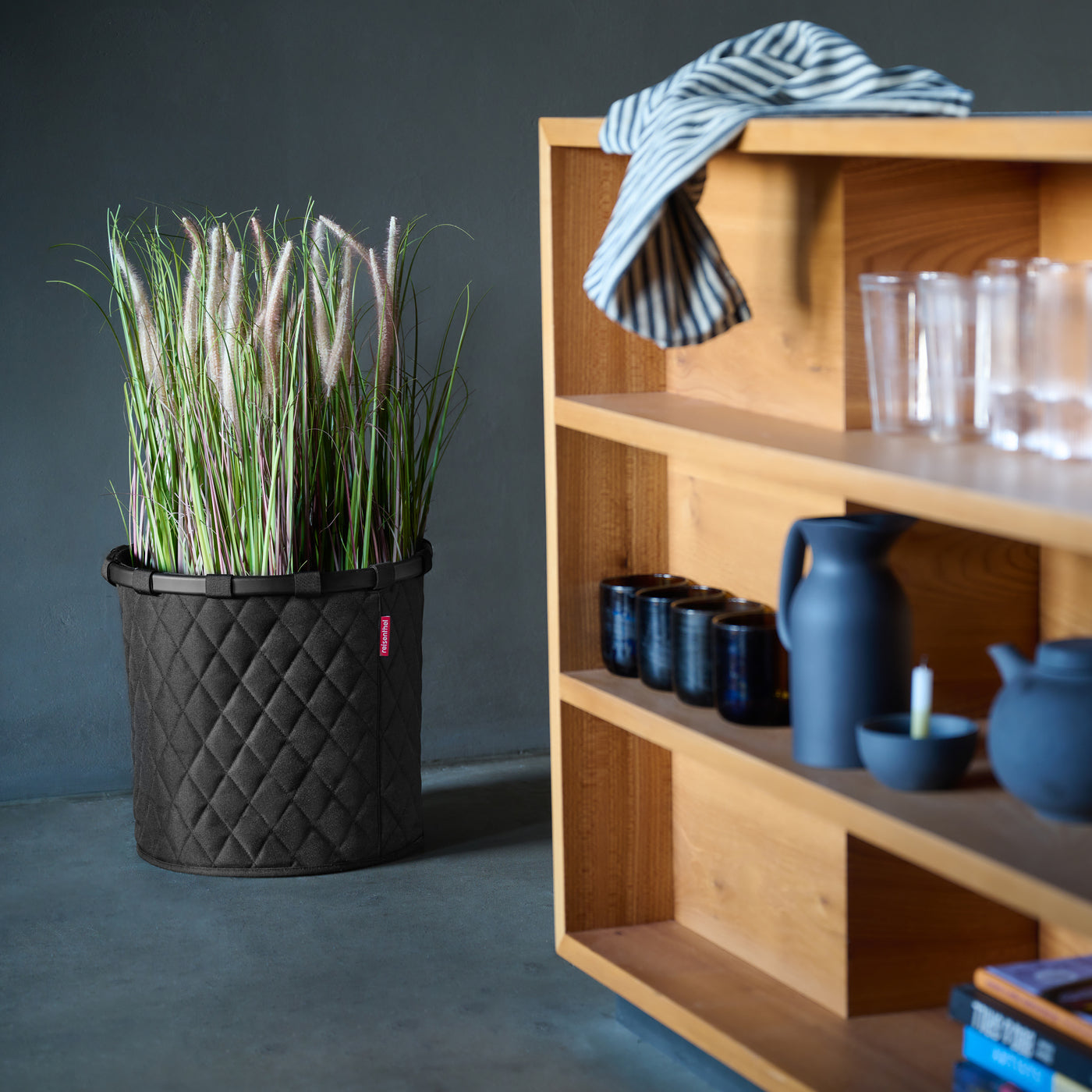 homebasket M frame rhombus black homebasket M Reisenthel