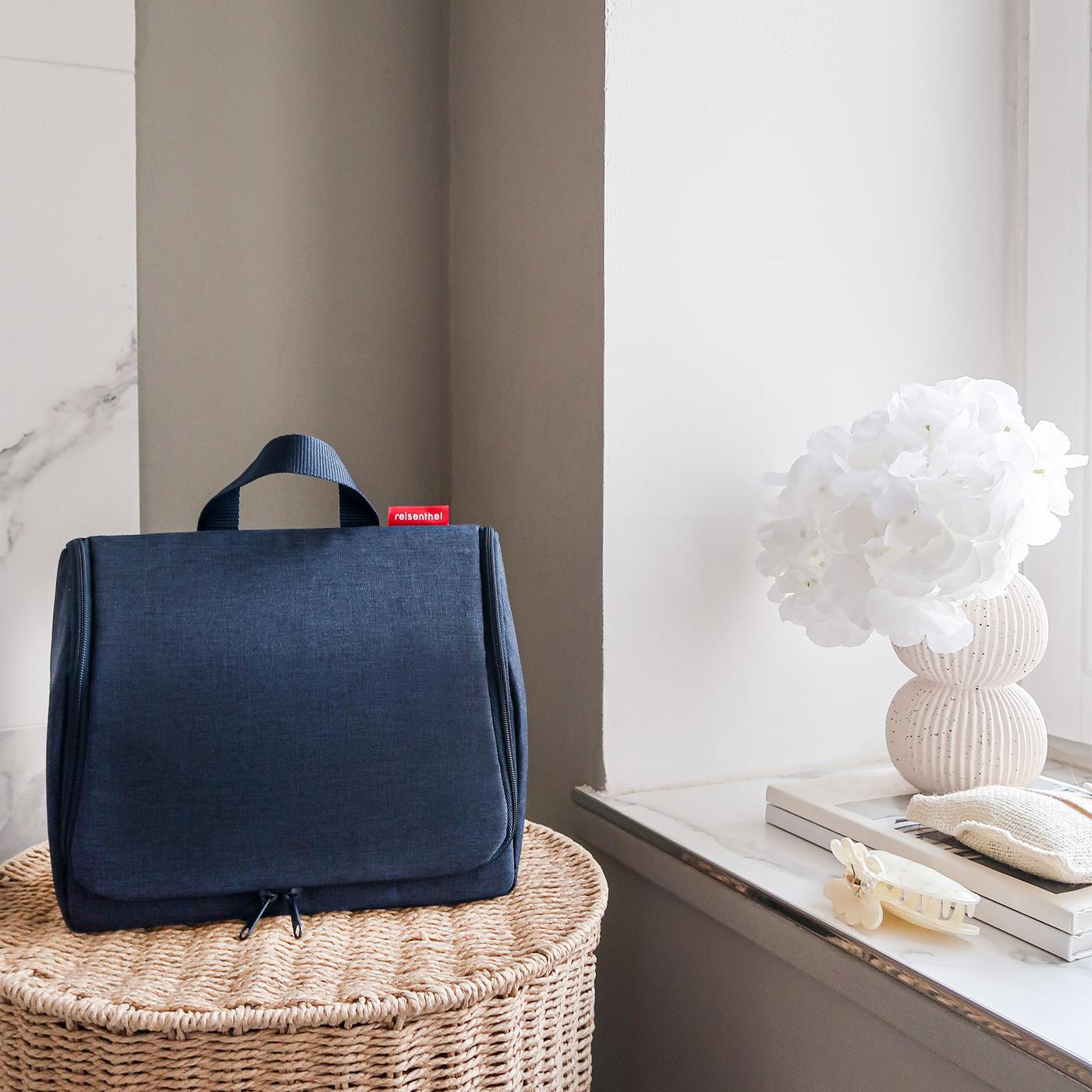 toiletbag twist navy toiletbag Reisenthel
