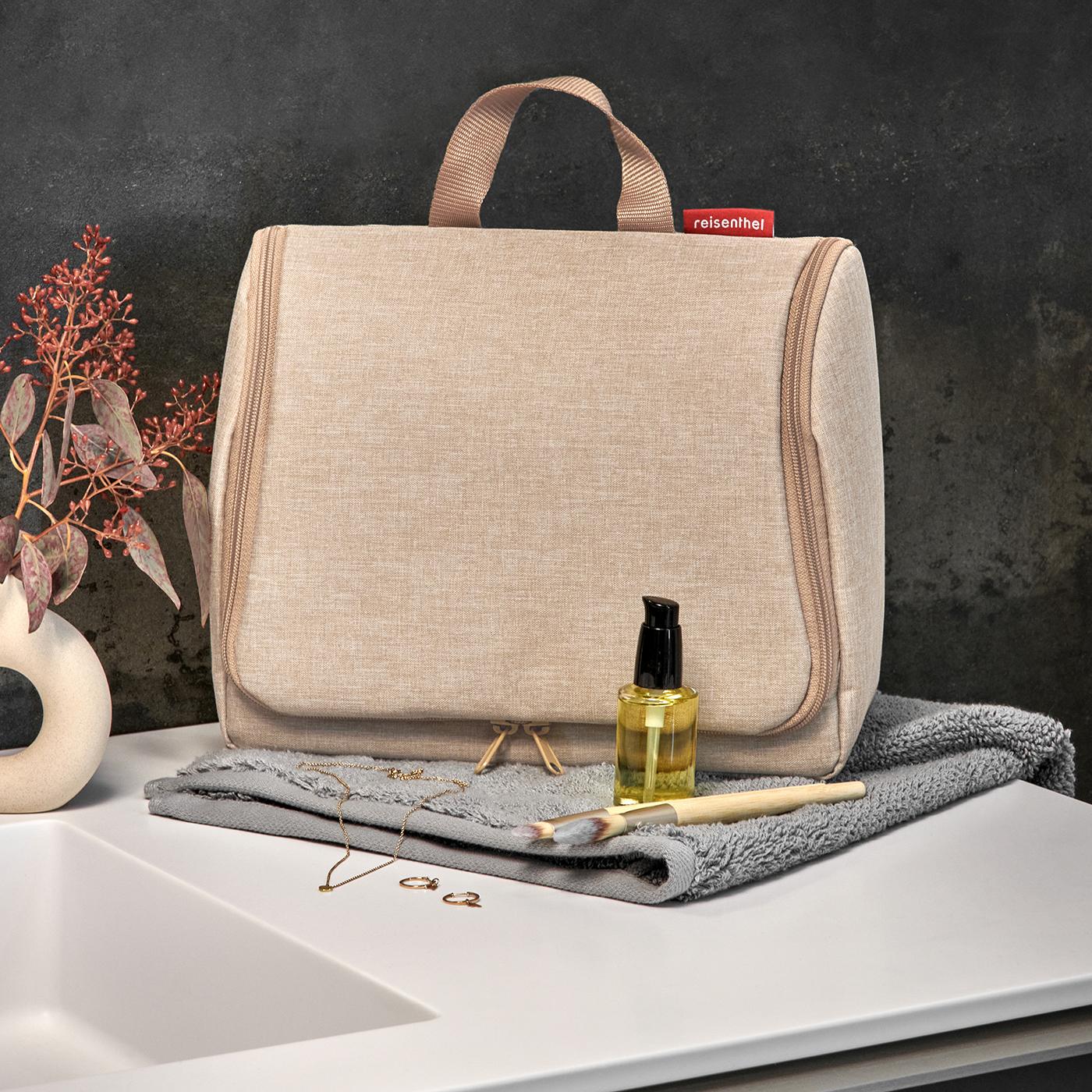 toiletbag XL twist coffee toiletbag XL Reisenthel
