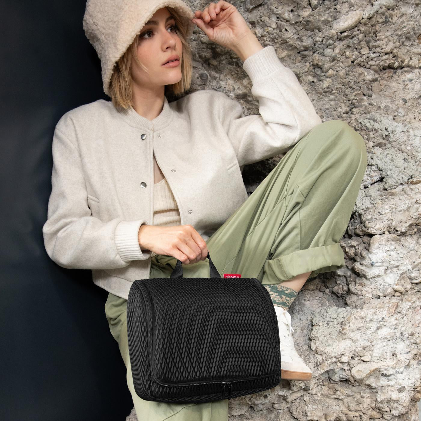 toiletbag XL mesh black toiletbag XL Reisenthel