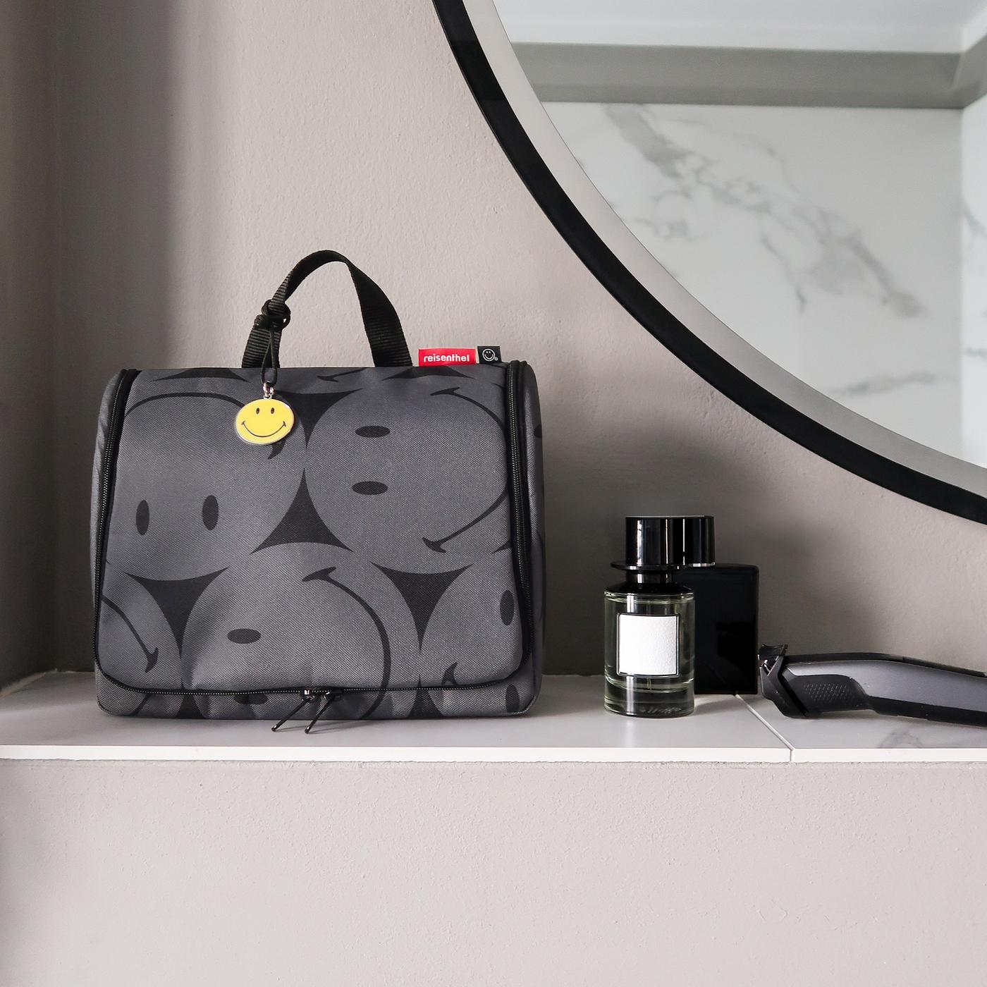 toiletbag XL smiley grey toiletbag XL Reisenthel