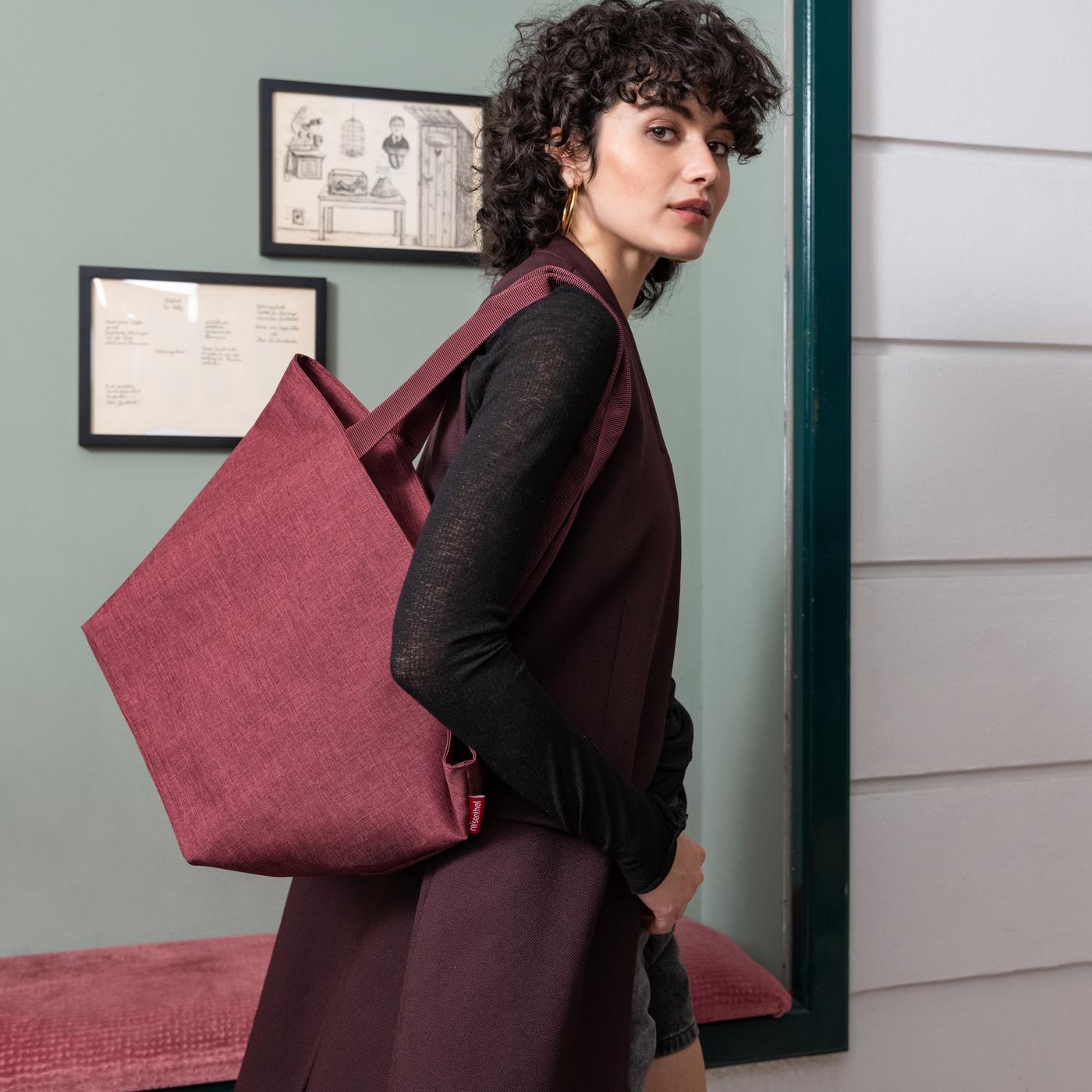 shopper M twist maroon shopper M Reisenthel